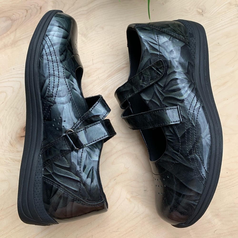 Drew woman’s NWT shoes - Picture 6 of 10